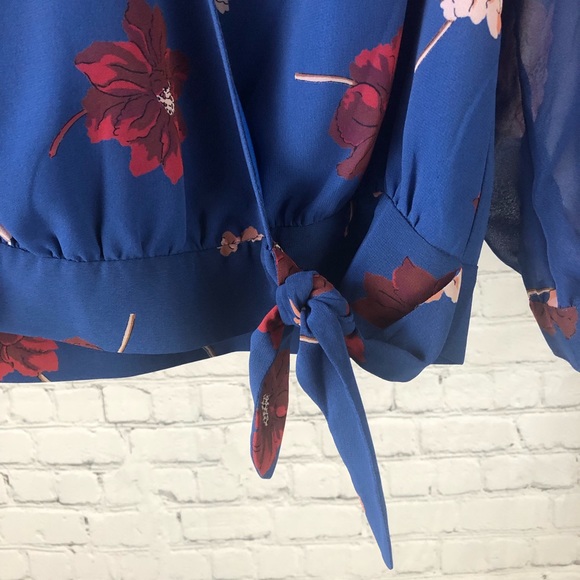 SHIRT - Women's Madewell blue mock wrap blouse with red and pink floral print. - Picture 6 of 16